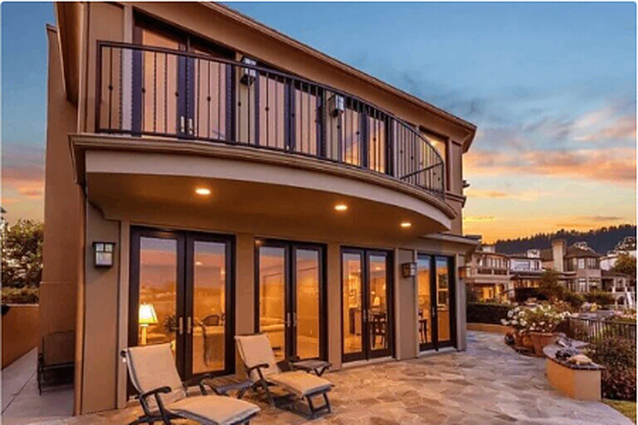 Sunset Balcony Residence